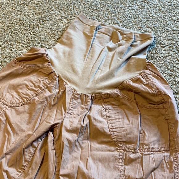 Khaki pants that convert to capris maternity - Picture 2 of 7